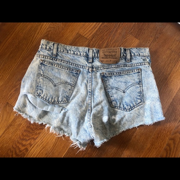 LEVIS shorts - Picture 2 of 4
